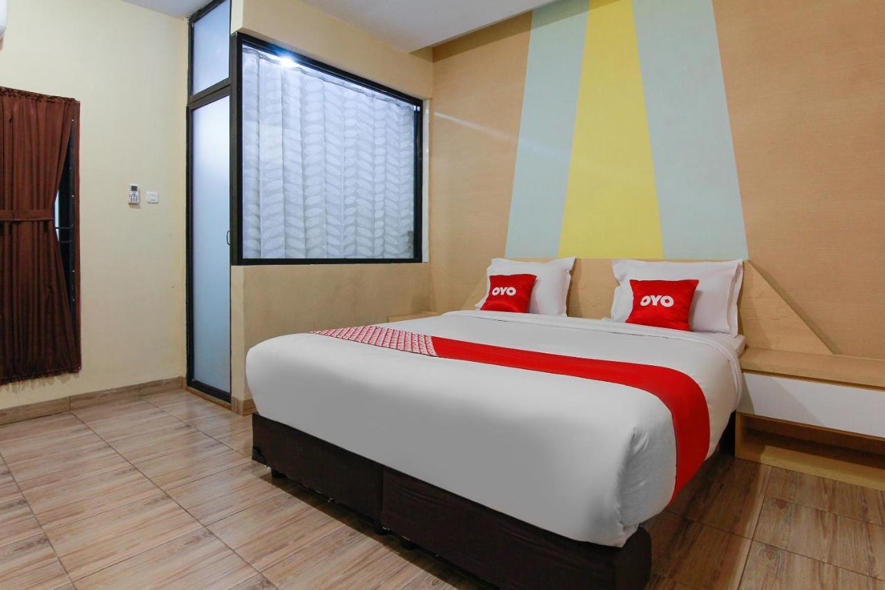 Capital O 3476 Millenium Inn Medan Eksteriør billede